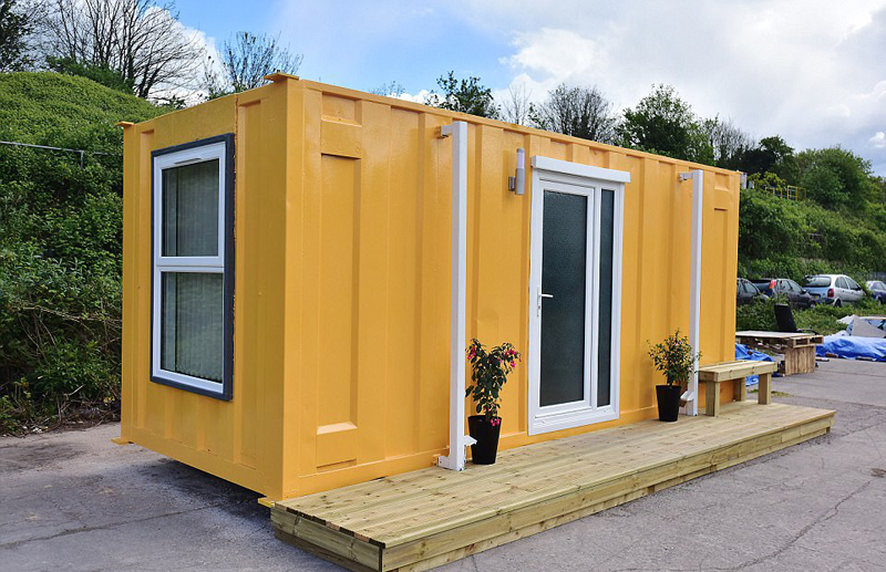 集裝箱也能當(dāng)住宅？英國(guó)企業(yè)家創(chuàng)新改造，為流浪漢提供溫暖家園